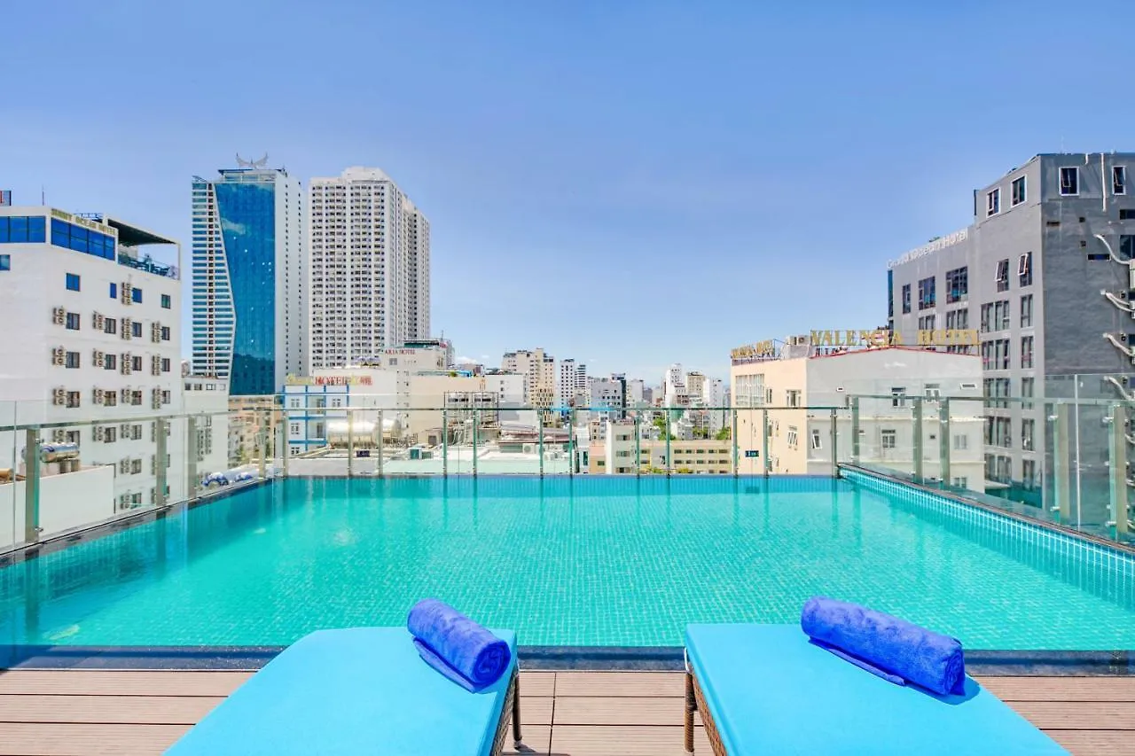 Celina Hotel & Apartment Da Nang