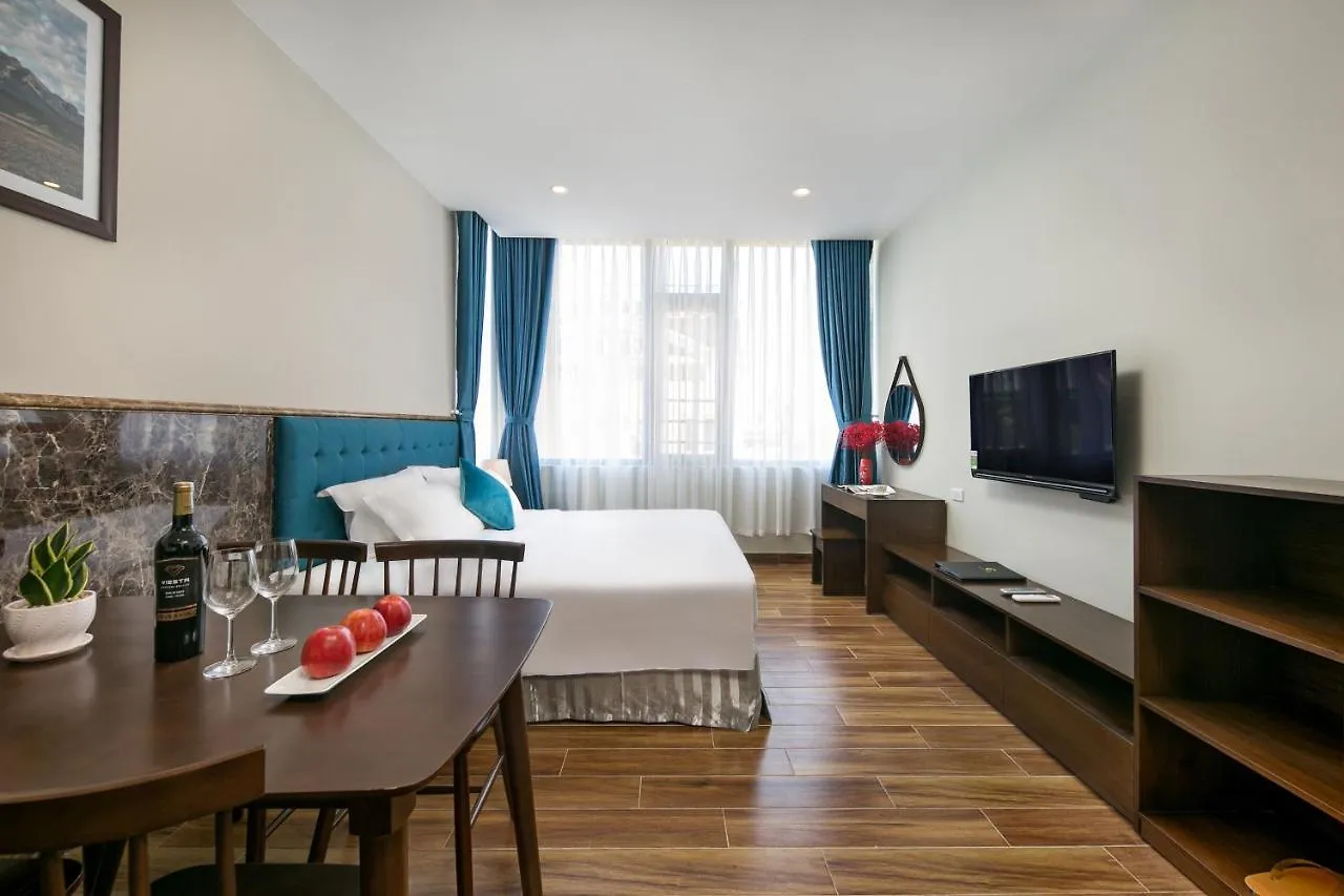 Celina Hotel & Apartment Da Nang 4*,